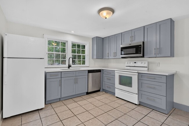 Building Photo - 840 Ohio St Unit 840 1/2