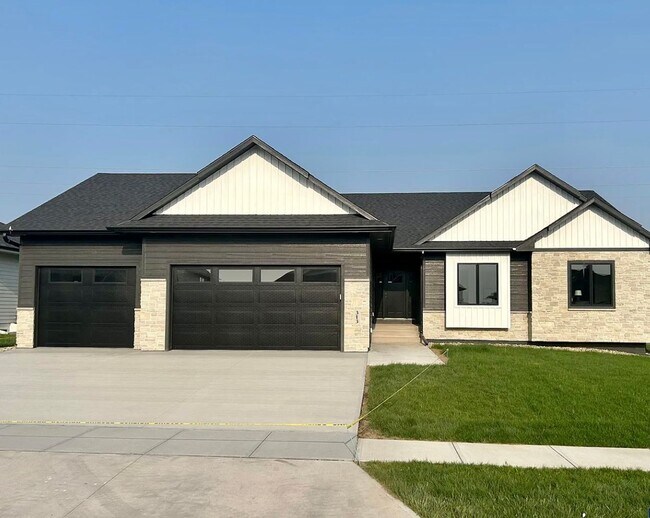 Photo - Brand New 6 Bedroom House in Eastern Sioux...