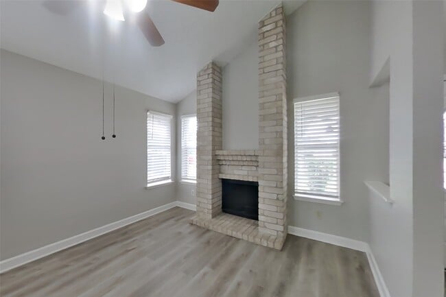 Building Photo - 16126 Barbarossa Dr