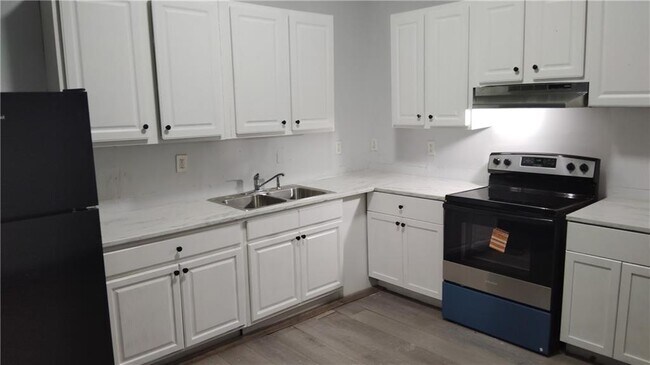 Photo - 67 Daniel St SE