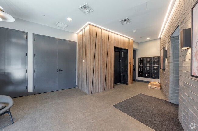 Fairfield Station Lofts - Lobby - Fairfield Station Lofts