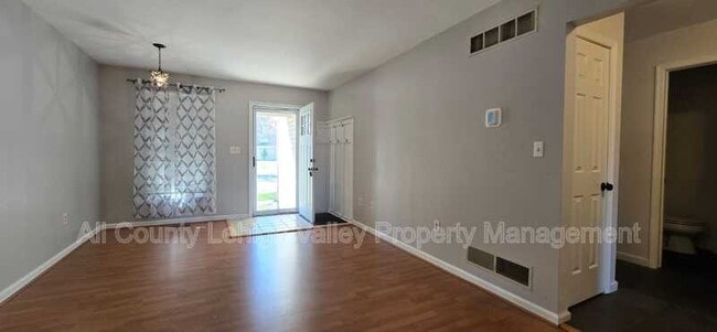 Photo - 5634 Grace Ave