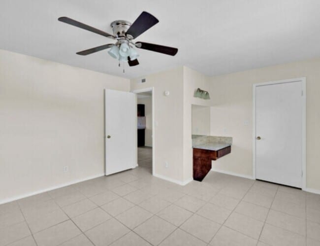 Photo - Sterling Oak Apartments