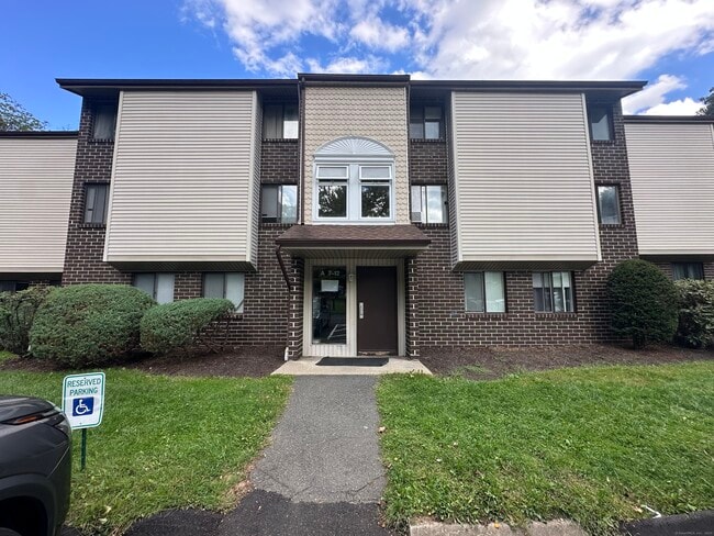 Building Photo - 7 Padanaram Rd Unit A12 Rental