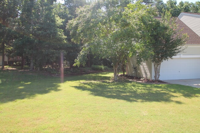 Photo - 583 Stonehenge Dr