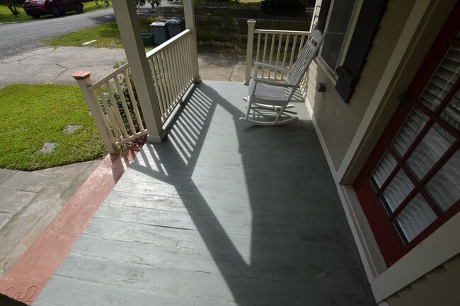 Photo - Location! Location! Adorable 2 bedroom, 1 bath home near Zachary High