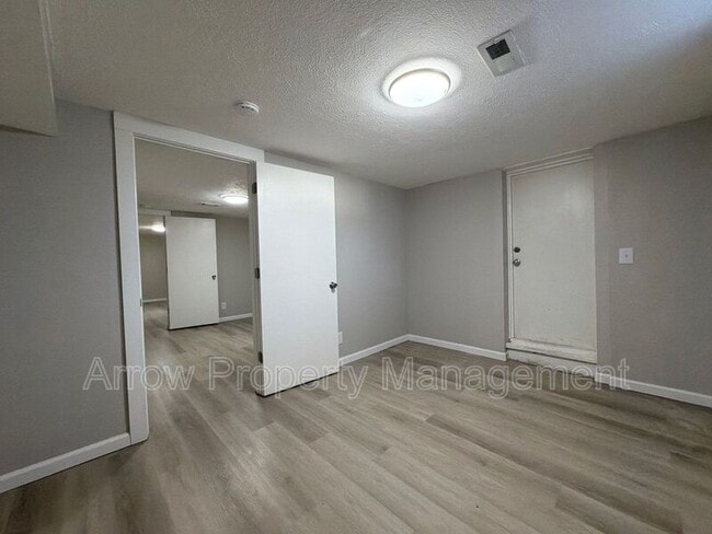 Photo - 2442 Vine St