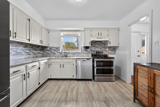Photo - 4314 Midhurst Ln