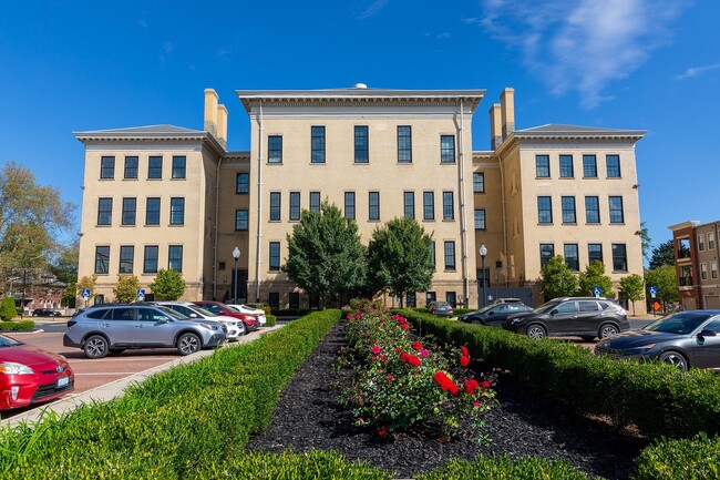 The Barrett Exterior - The Barrett Apartments