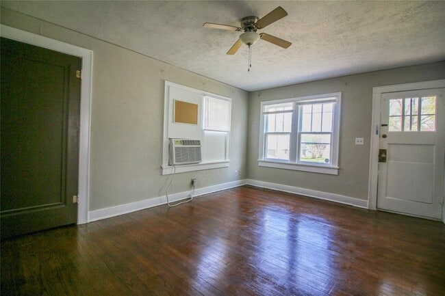 608 Chautauqua Ave