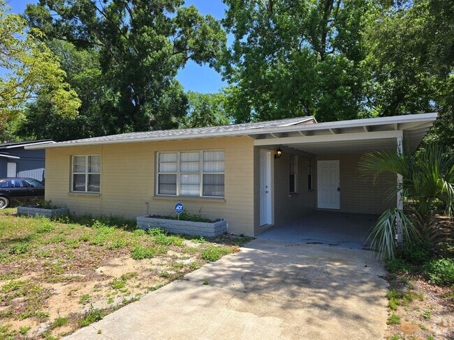 Building Photo - Updated 2-bedroom, 1-bathroom home