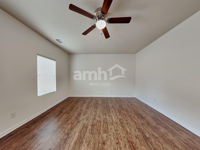 Photo - 158 Scotland Dr