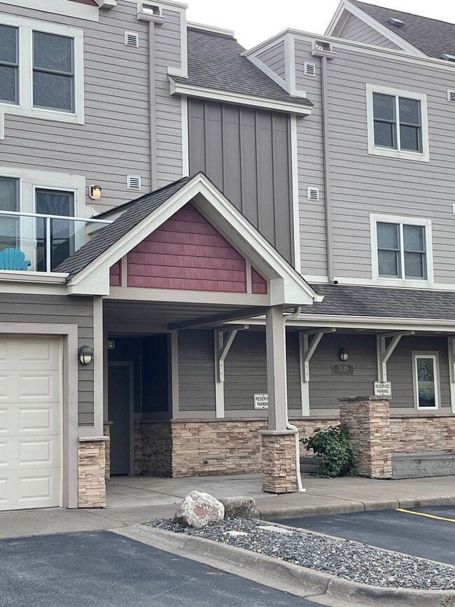 Beacon Pointe Condominium! Stunning furnis... - Beacon Pointe Condominium! Stunning furnis...