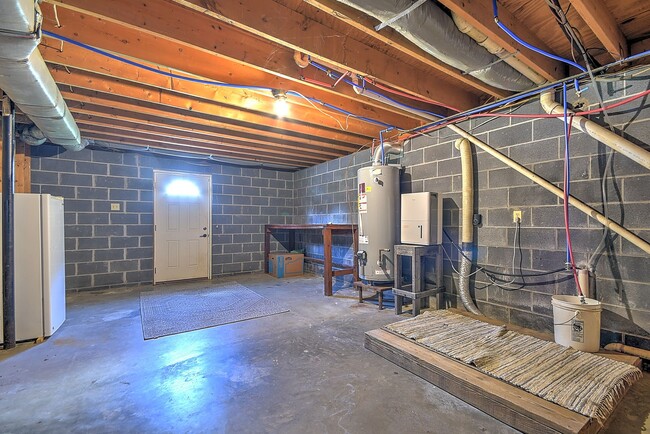 Photo - 185 Woodland Cir