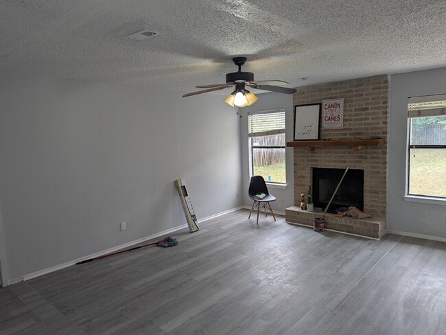 Photo - 2422 Ravina St