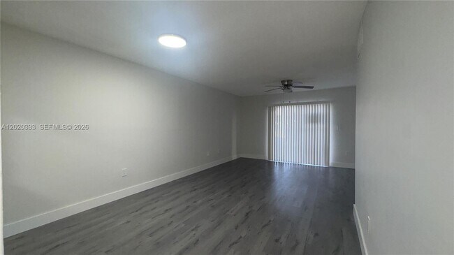 Photo - 11309 SW 200th St Unidad 103-C