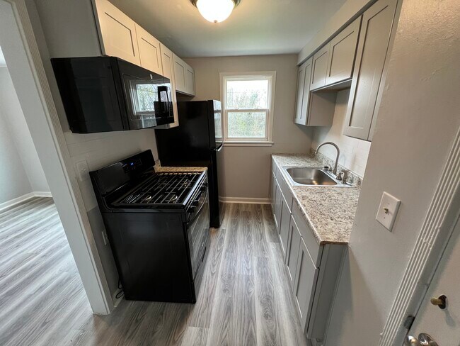 Photo - Chatsworth Village Townhomes