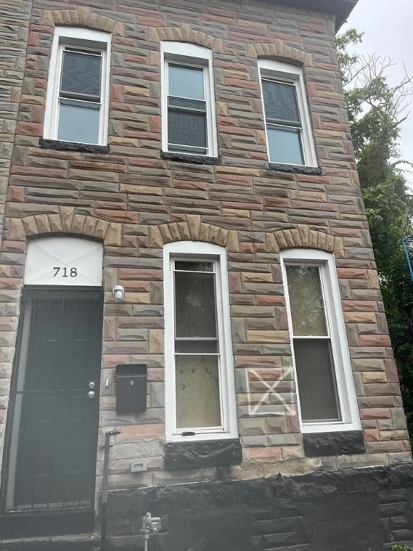 Building Photo - 718 N Payson St Rental