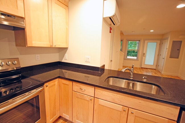 Photo - 37 Hampden St