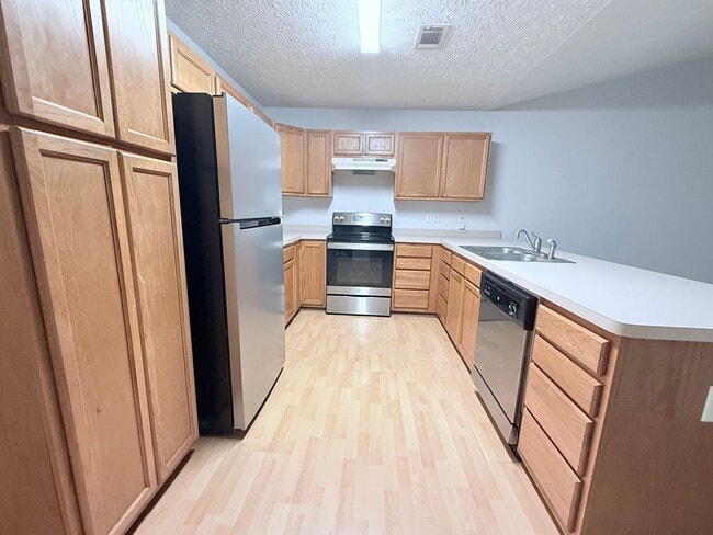 Photo - 2br Brick Townhome in Great Gainesville Lo...