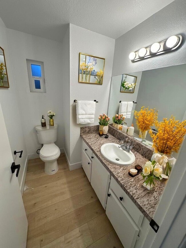 Photo - 8402 Larson Ave