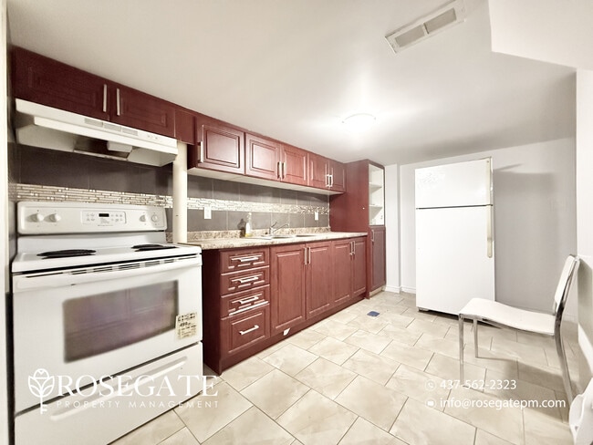 Building Photo - 1-Bedroom Basement Apartment with Internet Included – Scarborough Unit 2B