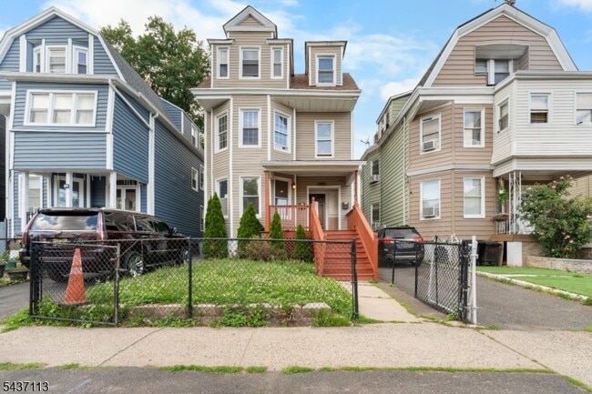 Building Photo - 185 N 18th St Unit 1