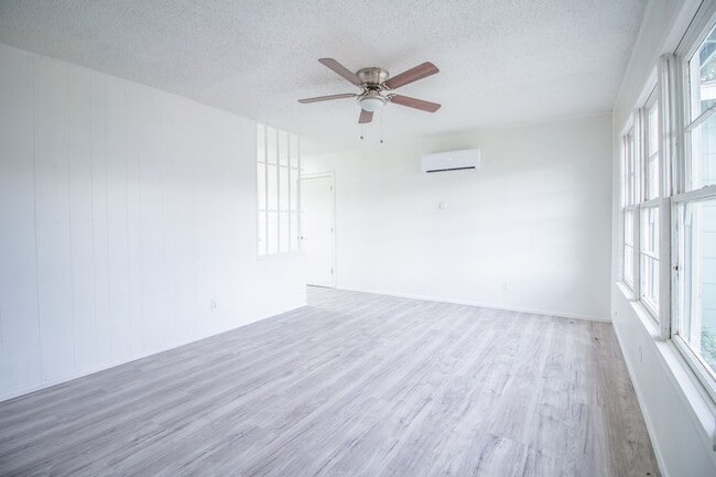 Photo - Updated 2 bed 1 bath home