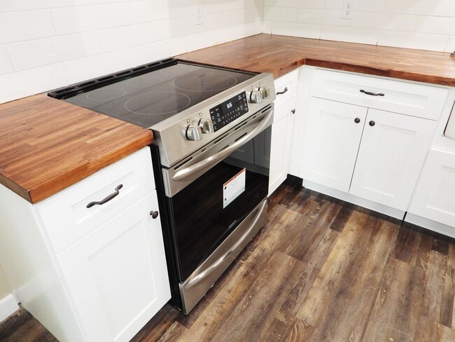 Photo - 615 E Word Ave