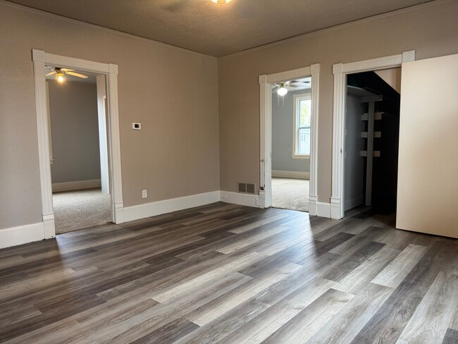 Large living room - 1413 Jefferson Ave Unit 1415 Jefferson Ave