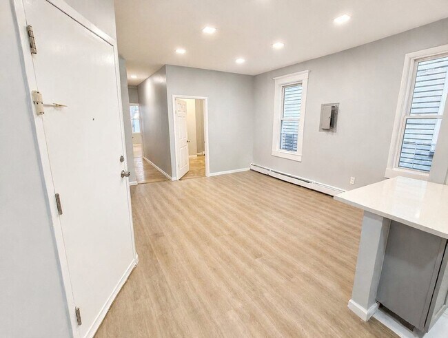 Photo - 445 Broadway Unidad 1L