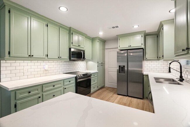 Photo - 416 Southern Oaks Dr