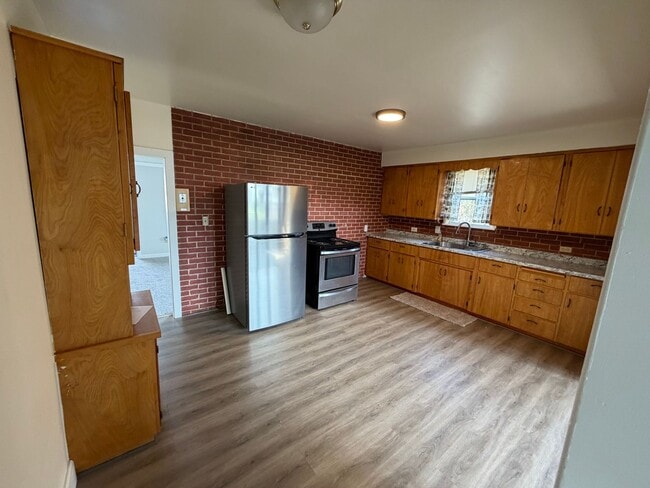 Photo - Clean, Updated Home with Large Yard in Klamath Falls