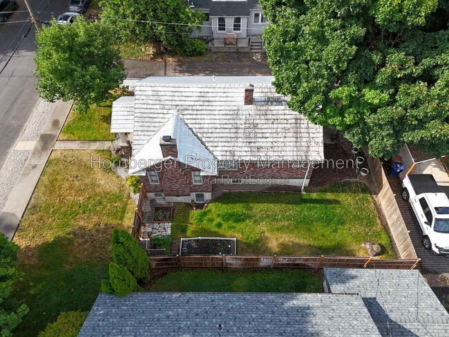 Photo - 1210 S Maple St
