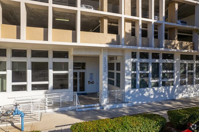 Photo - Notre Dame Apartments