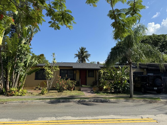 Photo - 2919 Poinsettia Ave
