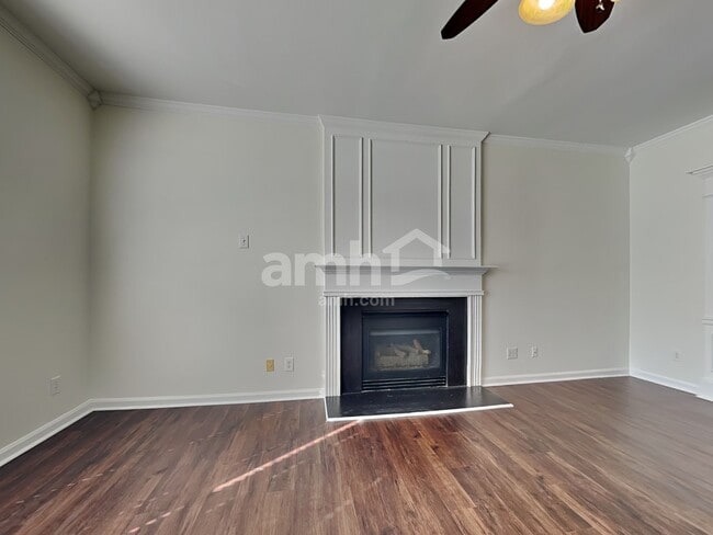 Photo - 6325 Elderslie Dr