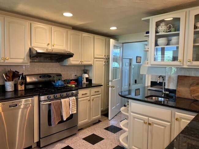 Photo - 11 Garrison Rd