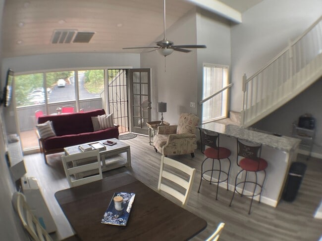 COMING SOON! Furnished 1-Bed 1-Bath Condo ... - COMING SOON! Furnished 1-Bed 1-Bath Condo ... Unit #466