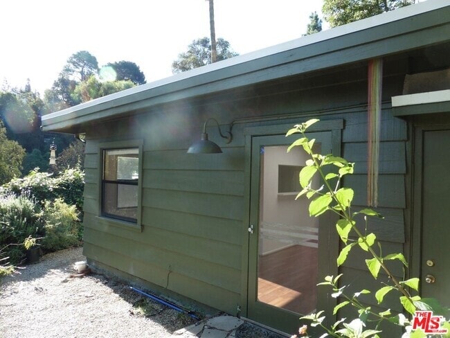 Building Photo - 2066 N Alta Vista Ave Rental