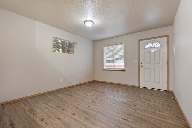 Photo - Beautiful 4bed/2.5bath - 1/2 OFF First months rent!