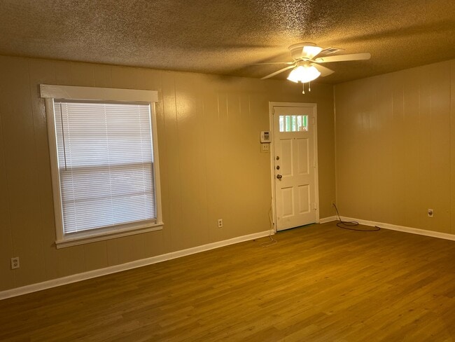 Photo - Single Family Home *LEASING SPECIAL AVAILABLE*