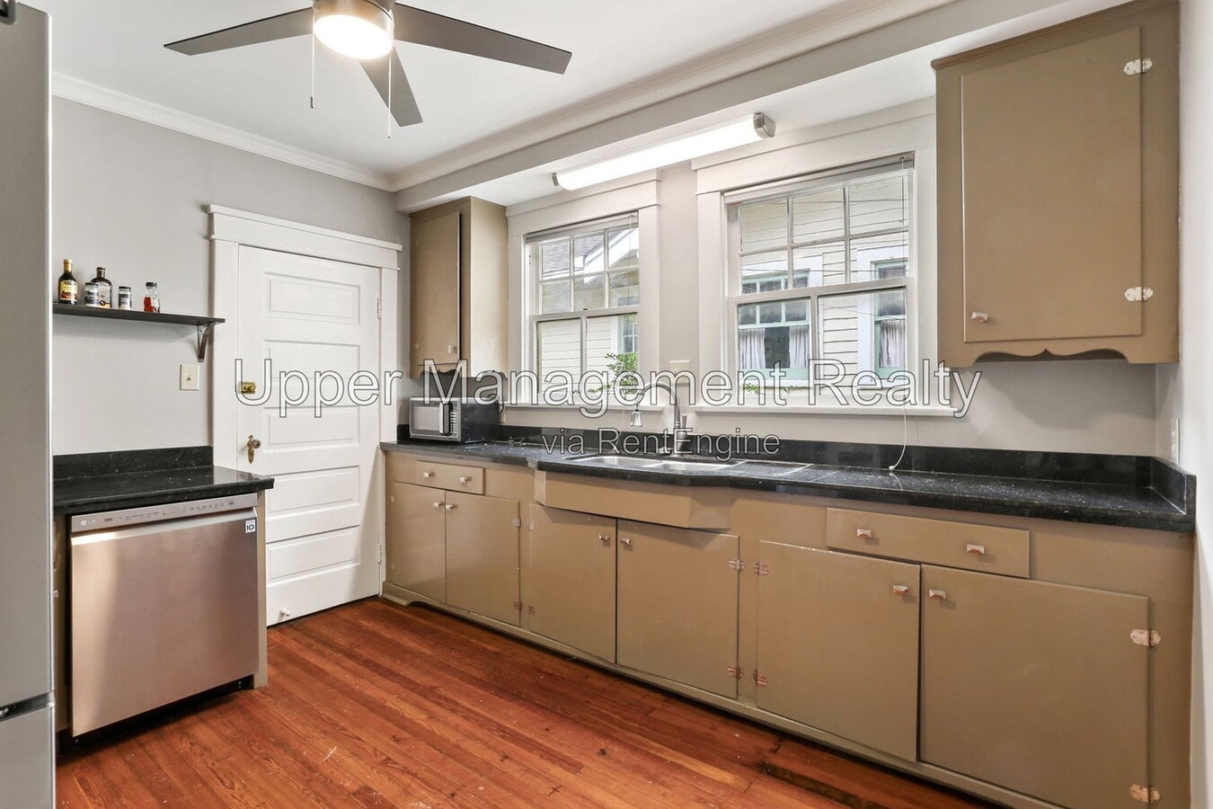 Photo - 1739 Broadway St