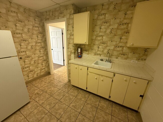 Photo - 203 N Ave D