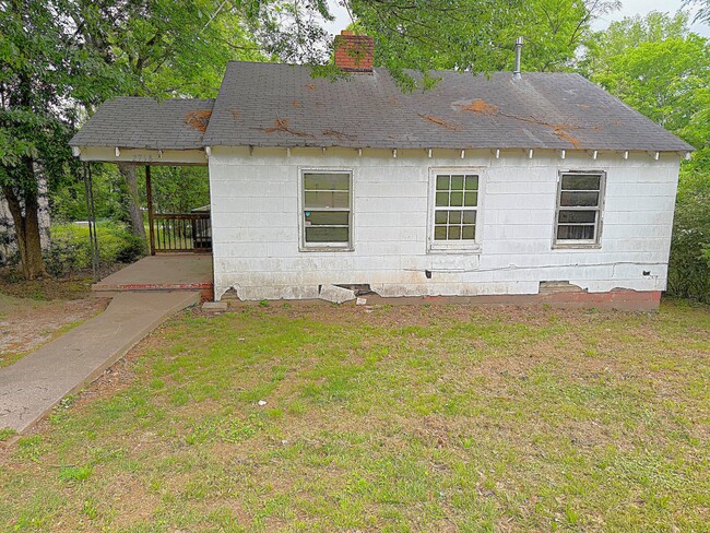 Photo - 2718 McCoy Ave House