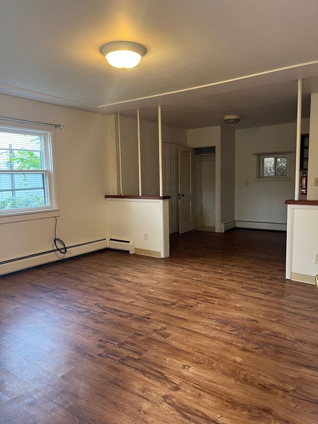 Building Photo - 710 Valentine St Unit 1