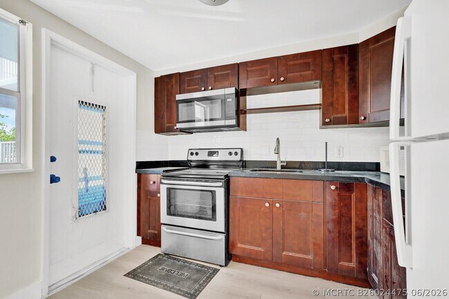 Photo - 3201 NE 8th St Unit 206