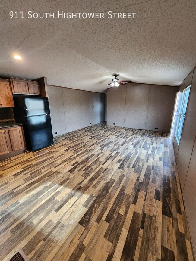 Photo - 911 S Hightower St