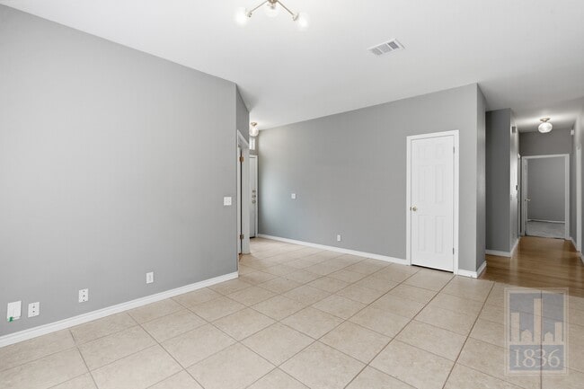 Photo - 4011 Travis Country Cir