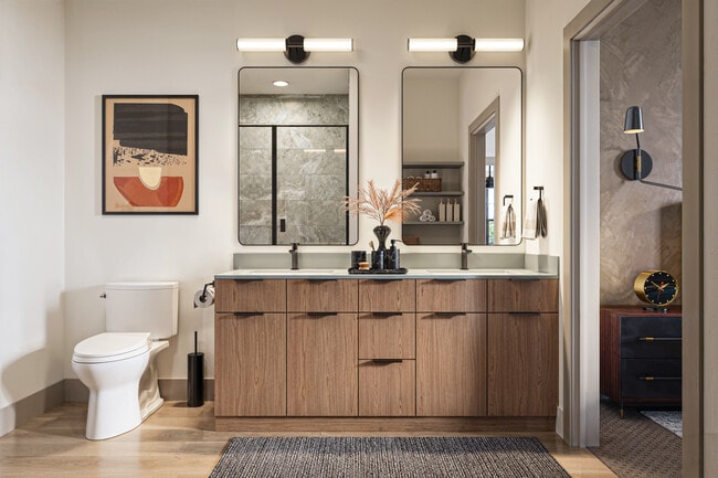 Photo - Solis Hapeville